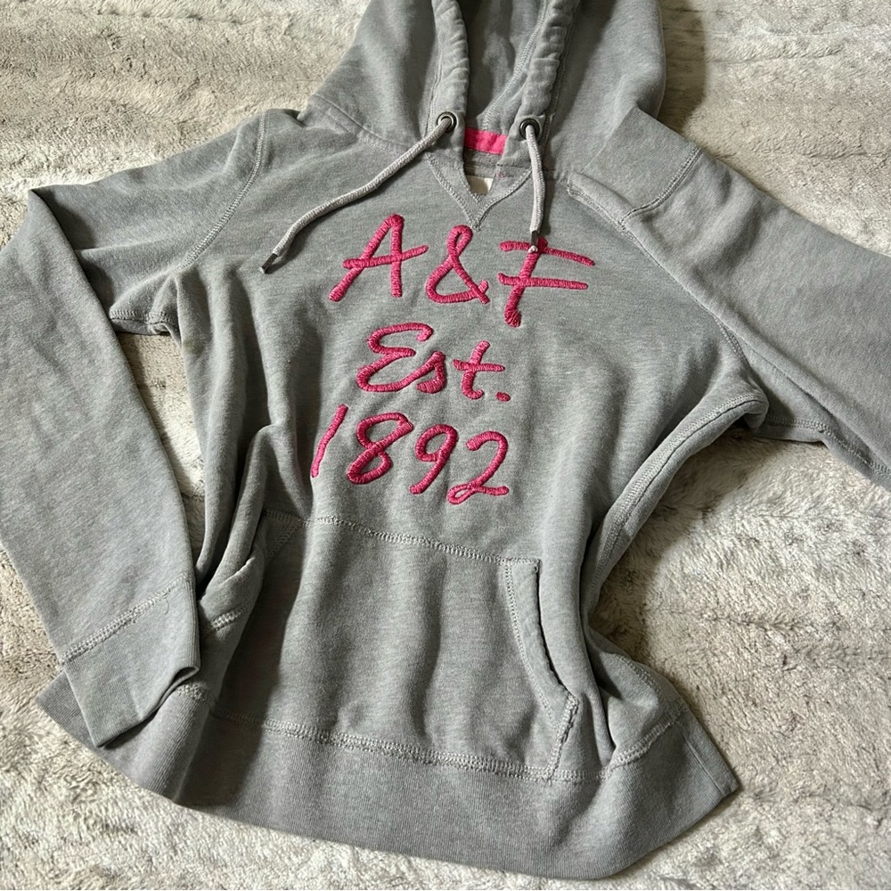 ♡ Y2K 2000s Abercrombie & Fitch Gray and Pink Hoodie ♡